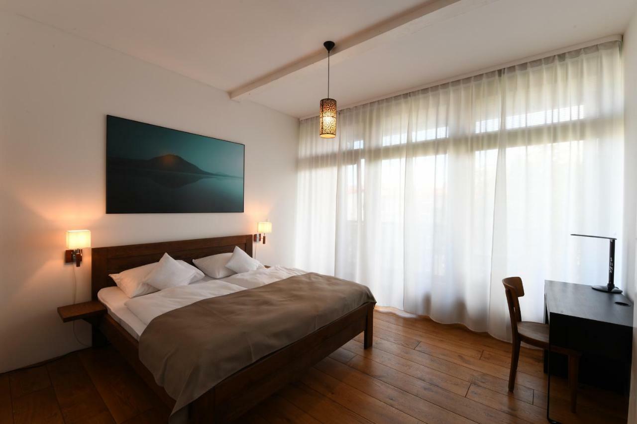 Loft Apartamento Praga Exterior foto